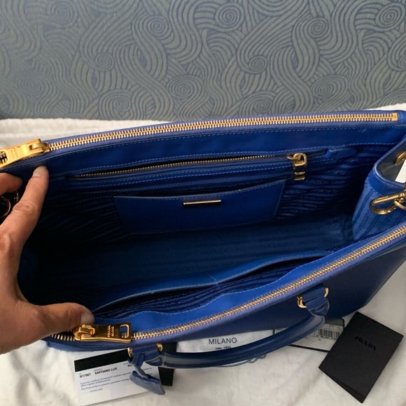 Prada Blue leather Lux Saffiano Handbag Satchel - Picture 9 of 9